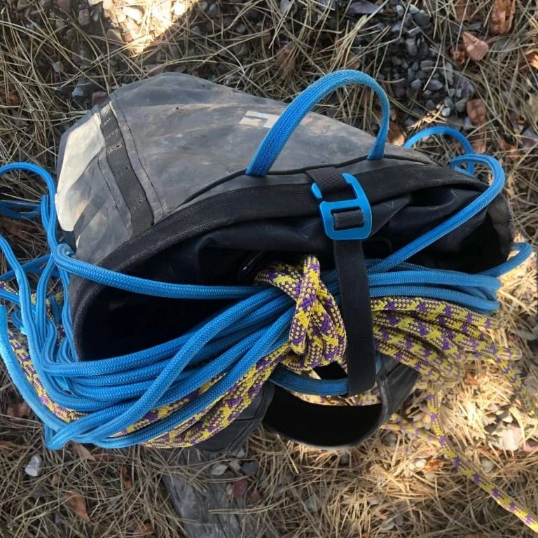 Black Diamond Creek 20 Backpack Climbing Gear Bag 7 Black Diamond Creek 20 Backpack Climbing Gear Bag - Image 7